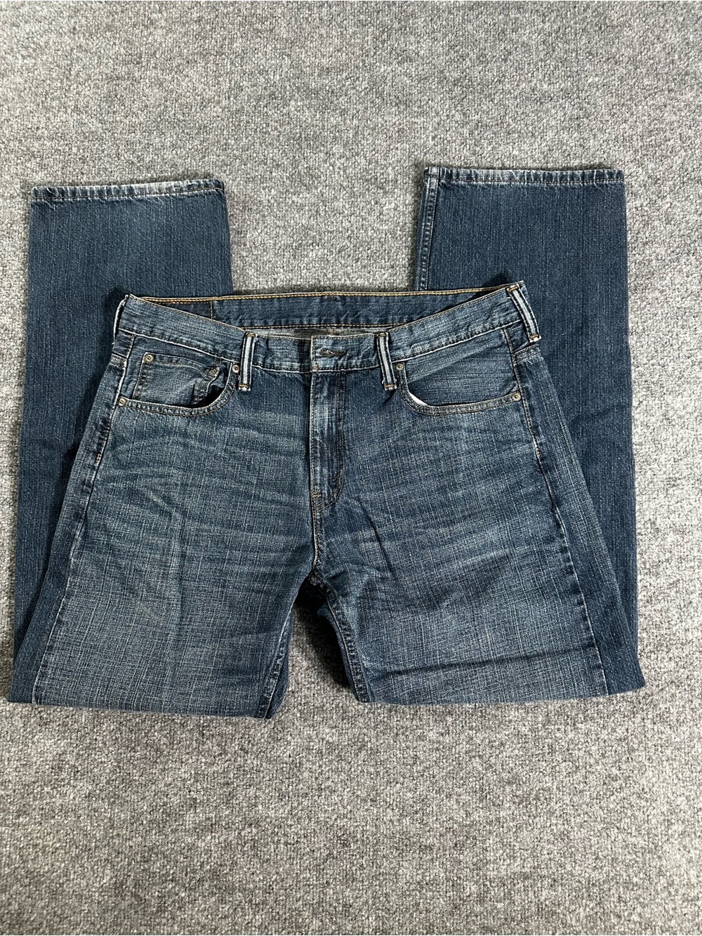 Levi's 569 Midrise Straight Leg Fit Denim Jeans in Medium Blue